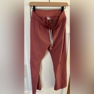 Figs petite small scrub Yola mauve